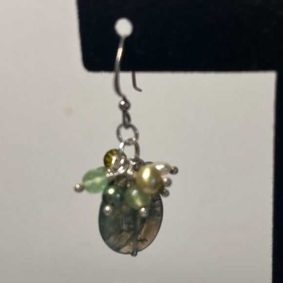 Green Gemstone and Pearl Earrings. 925 hook posts - Picture 3 of 7